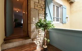 Appartement BELLO , ruelle au cœur de ville, arrivée en autonomie